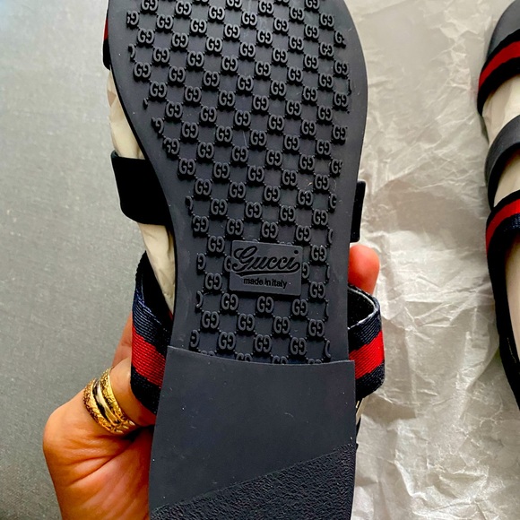 Authentic Girls Gucci Sandals size 1.5 USA  size 33 EU - Picture 2 of 3